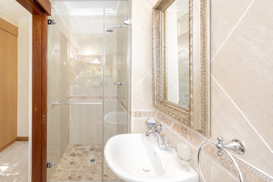 5 Bedroom Property for Sale in Caribbean Beach Club North West